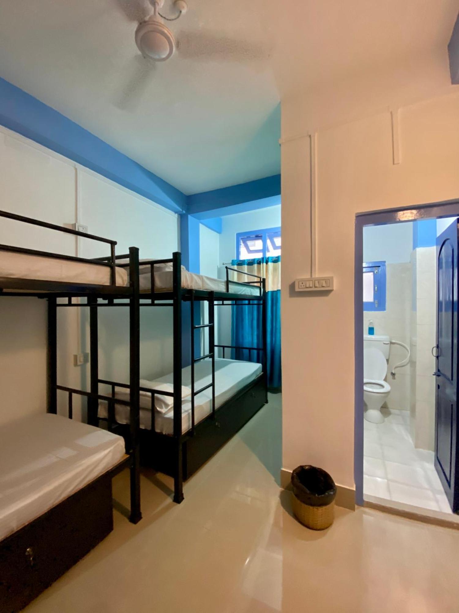 Assam Home Hostel Project Guwahati Rum bild