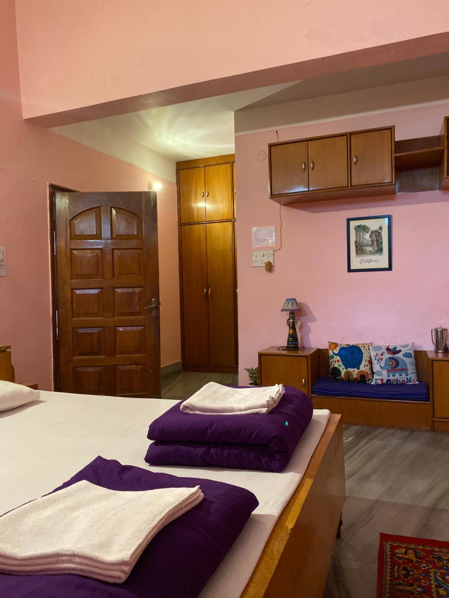 Assam Home Hostel Project Guwahati Rum bild